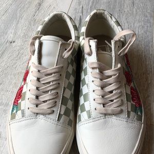 Vans Old Skools in Leather with Floral Embroidery